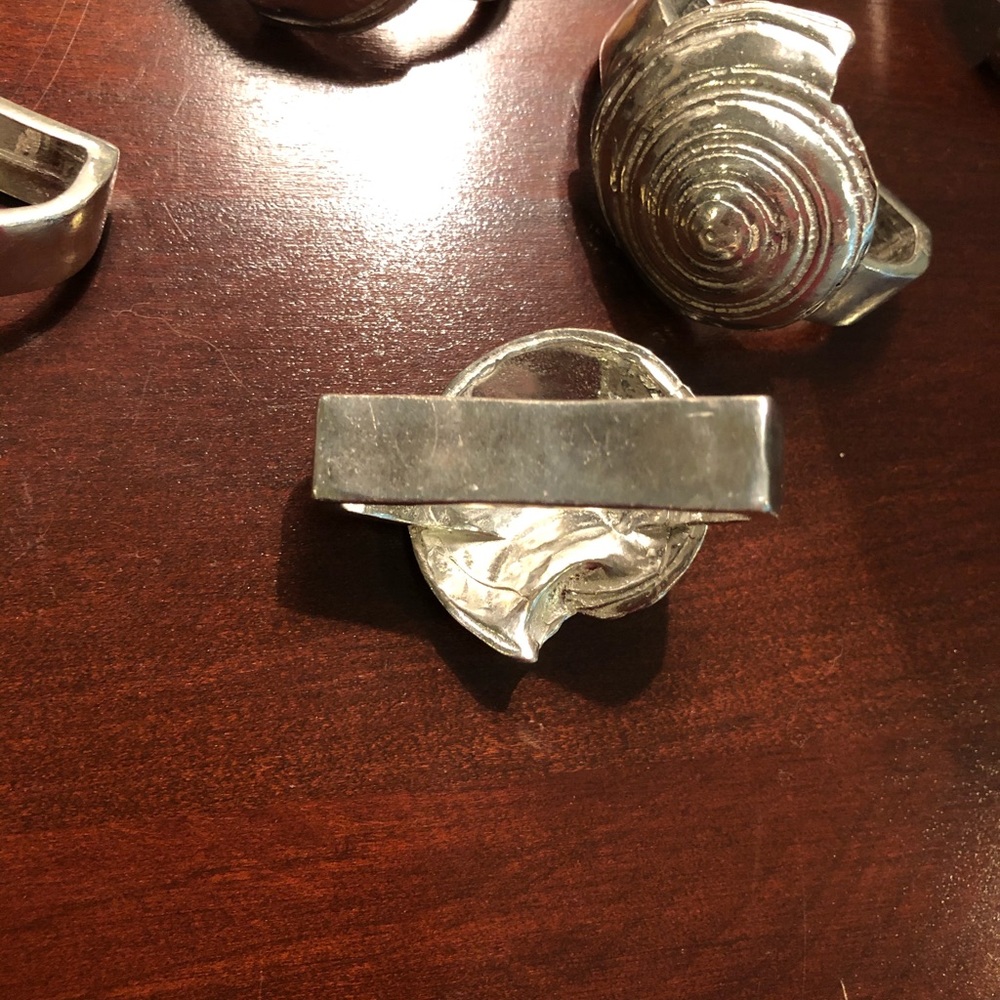 Beautiful Silver Napkin Rings - Picture 4 of 4